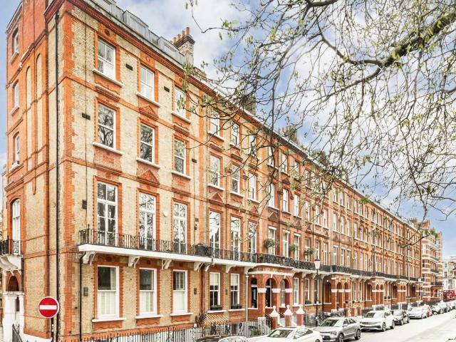 Nevern Square, Earls Court SW5, Studio to rent, £2,500 pcm | PrimeLocation