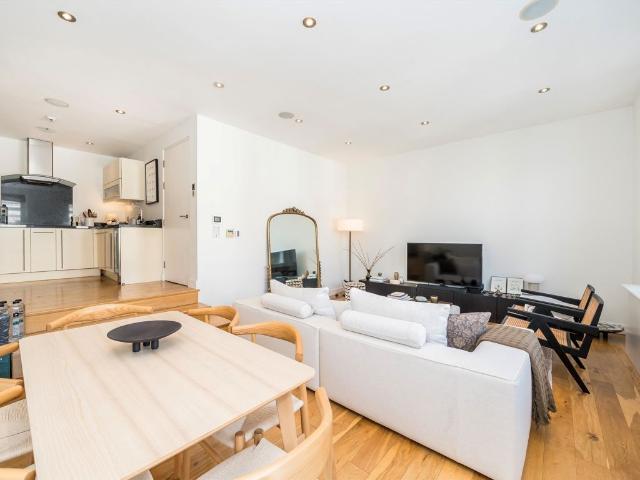 Nevern Place, Earls Court SW5, 2 bed flat to rent, £3,750 pcm | PrimeLocation