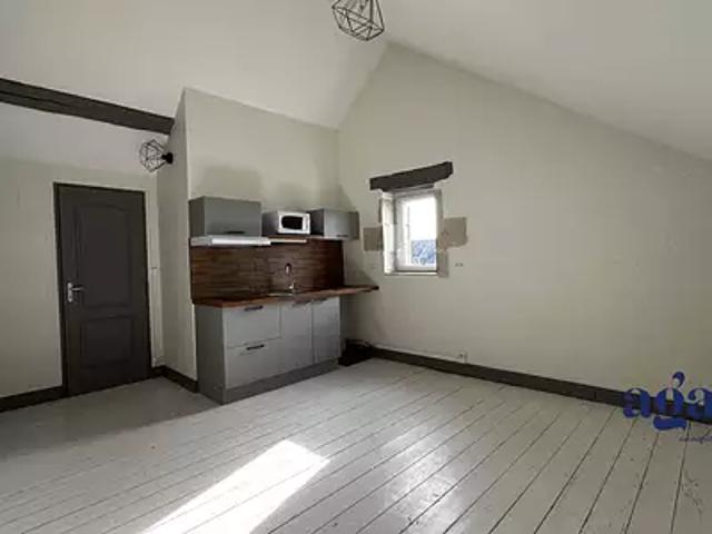 Nevers 58000 Location appartement 1 pièce t1 au dernier étage parking