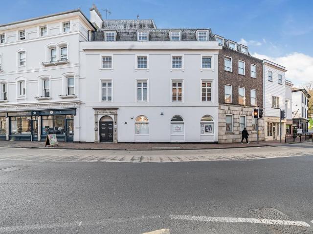 Nevill Street, Tunbridge Wells TN2 2 bed apartment to rent £1,800 pcm £415 pw