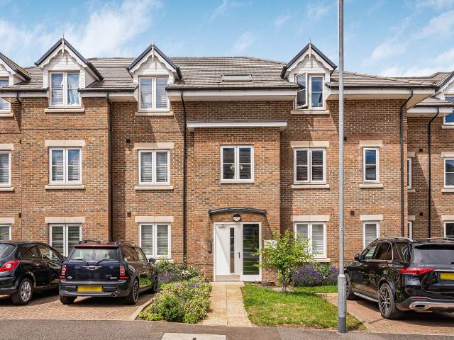 Neville Close, St Albans AL3, 1 bed flat to rent, £1,500 pcm | PrimeLocation