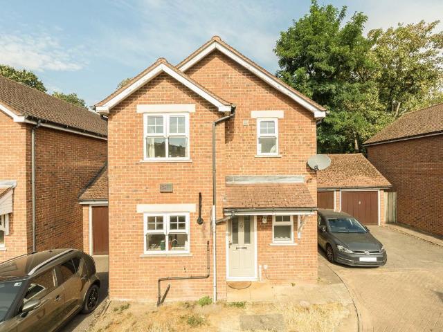 Nevinson Close, Battersea SW18, 3 bed property to rent, £3,500 pcm | PrimeLocation