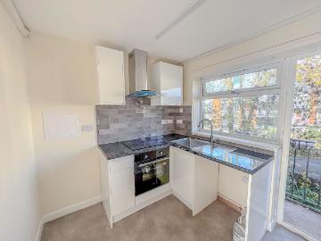 Newton Gardens, Sandwell B43, 2 bed flat to rent, £900 pcm | PrimeLocation