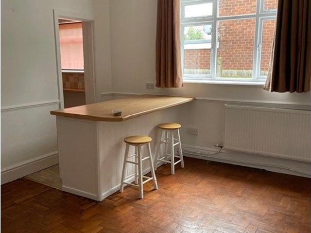 Newton Lane, Chester CH2, 1 bed flat to rent, £800 pcm | PrimeLocation