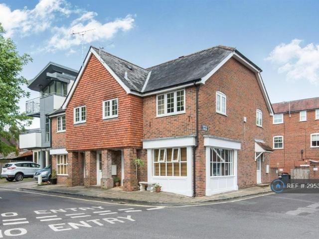 Newton Lane, Romsey, SO51 2 bed flat to rent £1,275 pcm £294 pw