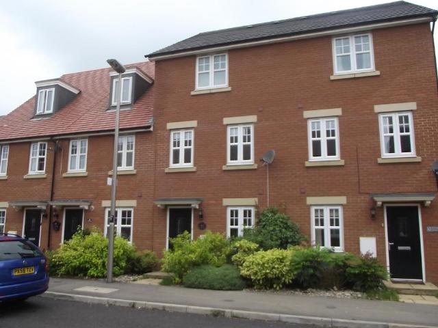 Newton Leys Bletchley, Milton Keynes. 4 bed townhouse to rent £1,800 pcm £415 pw