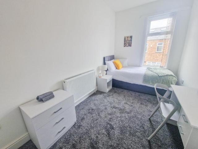 Newton le Willows WA12 1 bed house of multiple occupation to rent £500 pcm £115 pw