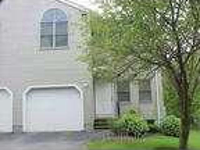 Newton, Show Id: 404ESunny three bedroom, 2.5 bath Townhouse