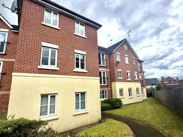 Newton Road, Great Barr B43, 2 bed flat to rent, £975 pcm | PrimeLocation