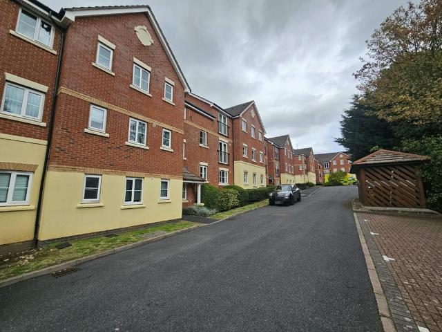 Newton Road, Great Barr, BIRMINGHAM 2 bed apartment to rent £1,050 pcm £242 pw