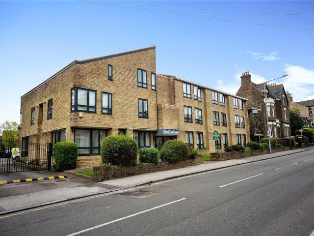 Newton Road, Kent ME13 1 bed flat to rent £875 pcm £202 pw