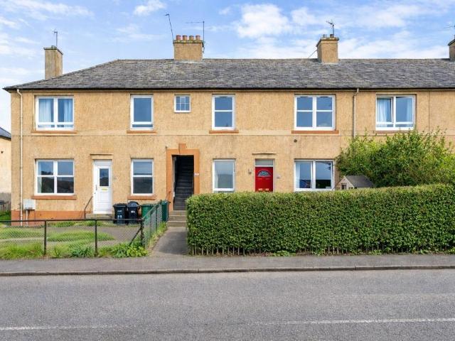 Newtoft Street, Gilmerton, Edinburgh. 2 bed flat to rent £1,245 pcm £287 pw