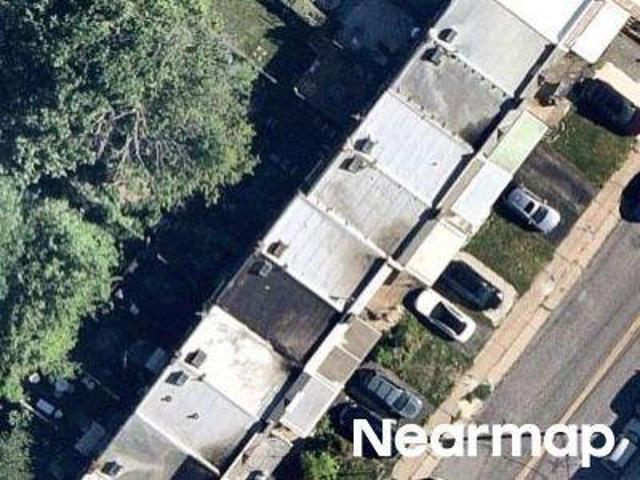Newtown Ave