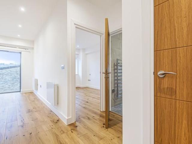 Newtown Road, Henley On Thames RG9, 1 bed flat to rent, £1,250 pcm | PrimeLocation