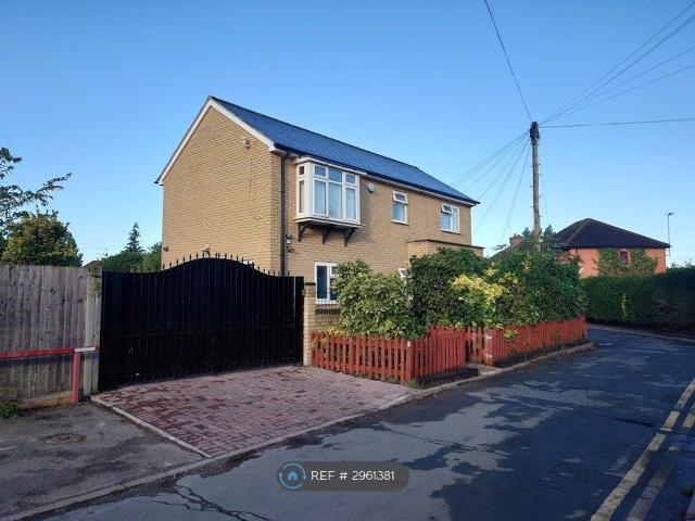 Newtown Road, New Denham UB9, 3 bed detached house to rent, £2,300 pcm | PrimeLocation