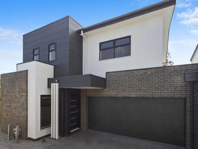 NEWTOWN TOWNHOUSE