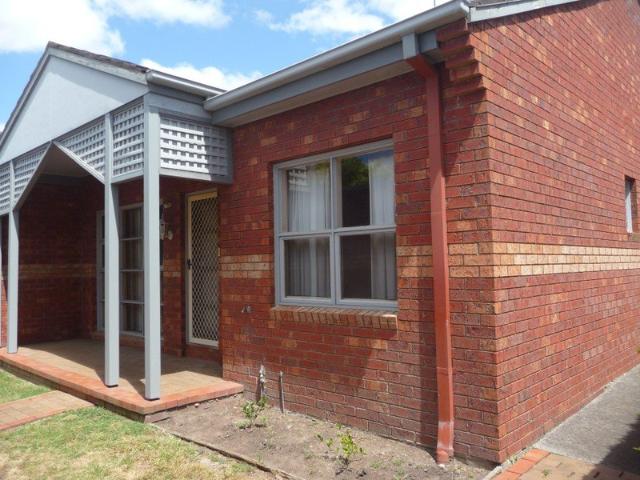 Newtown Unit for Sale: 2BR, Outdoor Area, Garage, & Modern Comfort