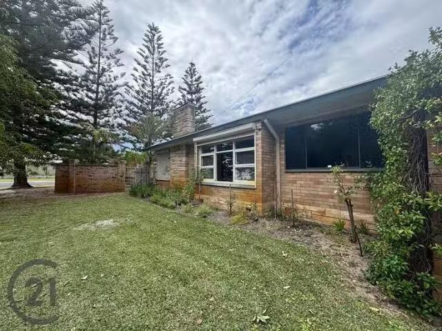 Just in! 3 Timperley Road, South Bunbury, WA 6230