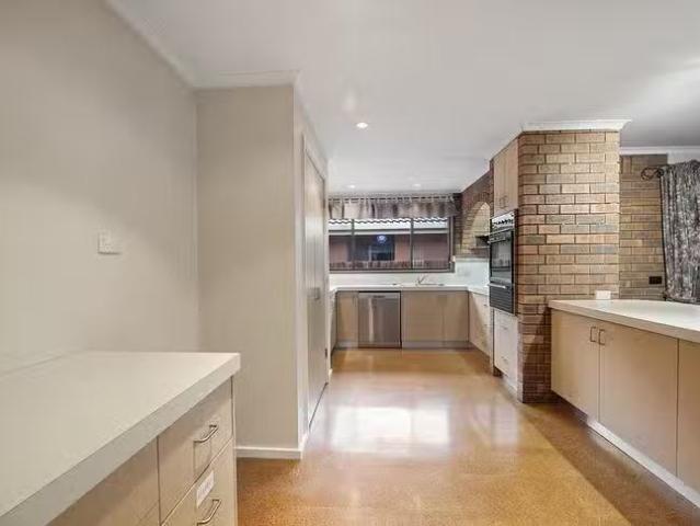 Cozy 3 Trease Street, Leongatha, VIC 3953
