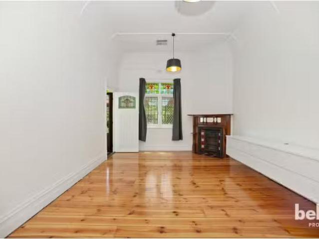 Deal! 3 Almond Street, Goodwood House for rent Listed by Josh.