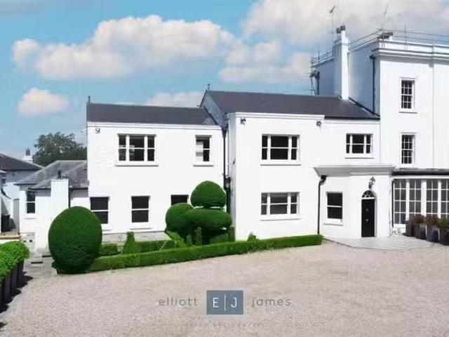 Just in! 3 BA 4 bedroom semi detached house for rent in Manor.