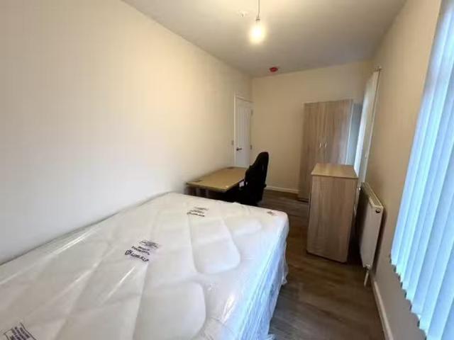 New 3 BA 1 bedroom house share for rent in 35B Taff Street, Po.