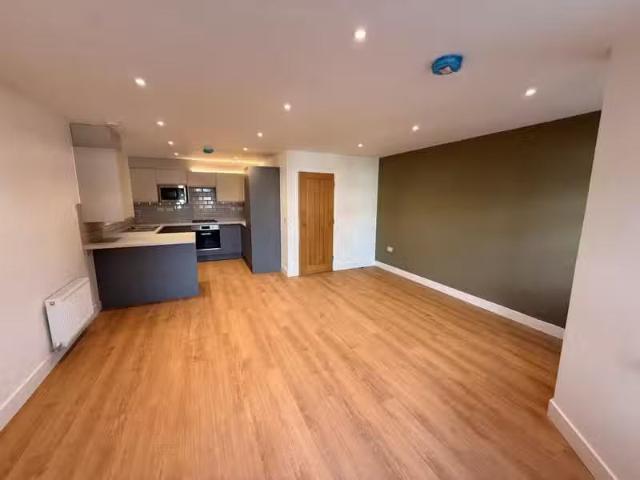 Unique 3 bedroom apartment for rent in Fishponds Road, Bristol.