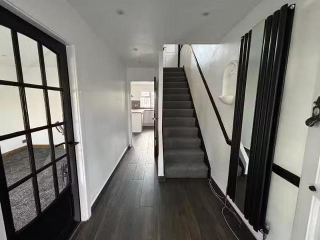 For Rent! 3 bedroom detached house for rent in Strawberry Clos.
