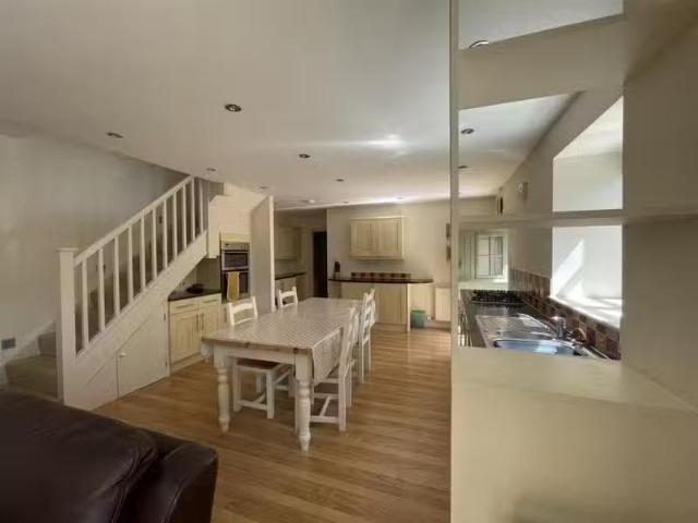 Just in! 3 bedroom detached house for rent in The Stables, Ban.