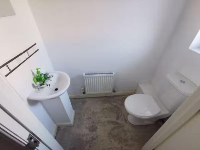Just in! 3 bedroom detached house for rent in Trebanog Crescen.