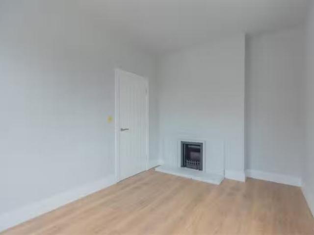 Cheap 3 bedroom flat for rent in 1 Carlton Avenue, Ramsgate, C.