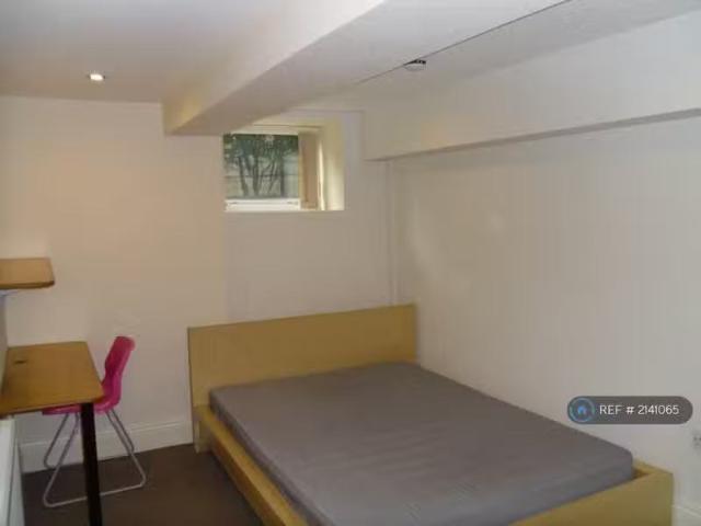 Rental! 3 bedroom flat for rent in Ashgrove, Bradford, BD7