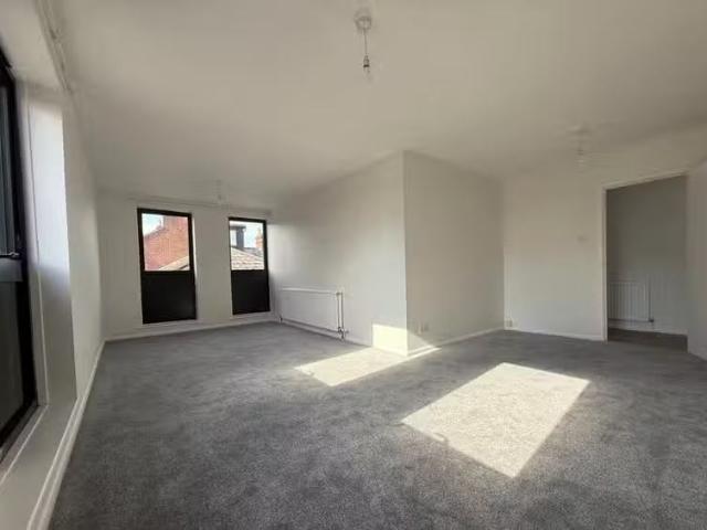 Charming 3 bedroom flat for rent in The Avenue, Colchester, CO7