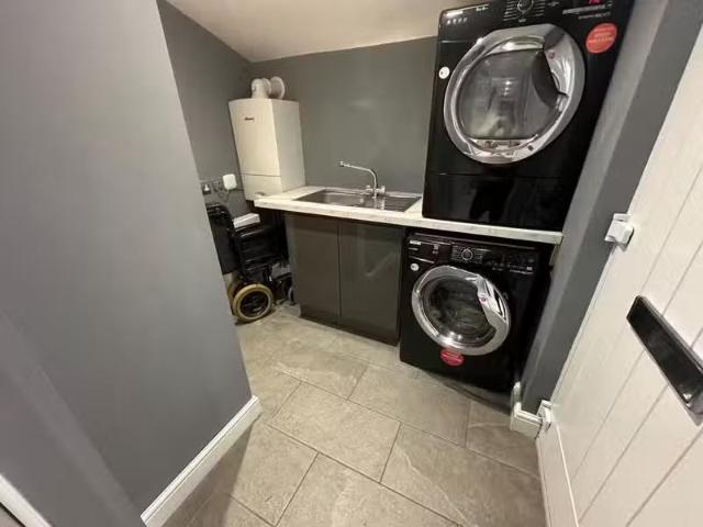 Charming 3 bedroom house for rent in Exhall Close, Redditch, B98