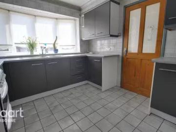Cheap 3 bedroom semi detached house for rent in Hunnington Clo.