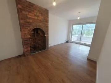 Just in! 3 bedroom semi detached house for rent in Rectory Par.