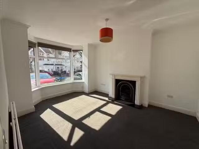 Nice 3 bedroom terraced house for rent in Melrose Avenue, CR4
