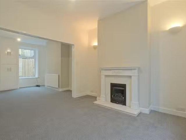 For Rent! 3 bedroom terraced house for rent in Holcombe Road.