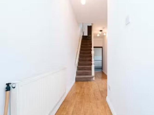 For Rent! 3 bedroom terraced house for rent in Shingrig Road.