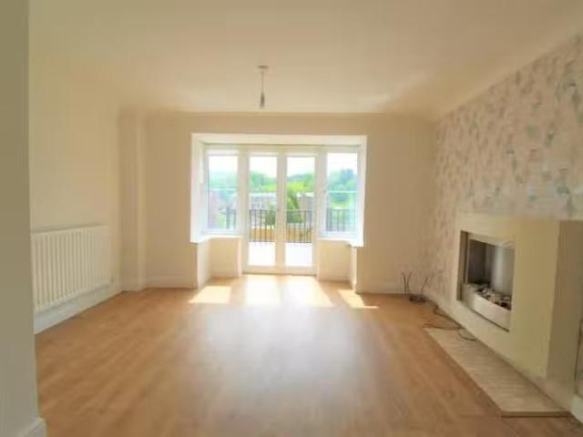 Unique 3 bedroom town house for rent in Limewood Close, Helmsh.