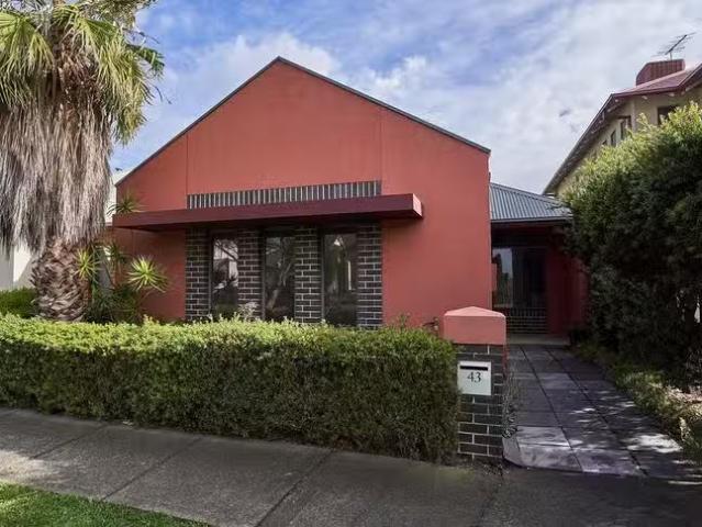 For Rent! 3 BR 43 Merrett Drive, Williamstown, VIC 3016