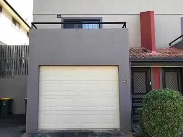 Unique 3 BR 40/228 Gaskell Street, Eight Mile Plains, QLD 4113