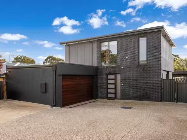 Cheap 3 BR 406 Settlement Road, Cowes, VIC 3922