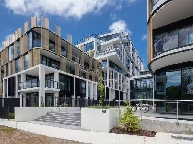 Unique 3 BR 409/2 Dalgety Street, Oakleigh, VIC 3166