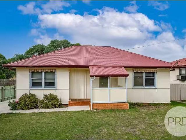 For Rent! 3 BR 40 Gilmore Avenue, Mount Austin House for rent.