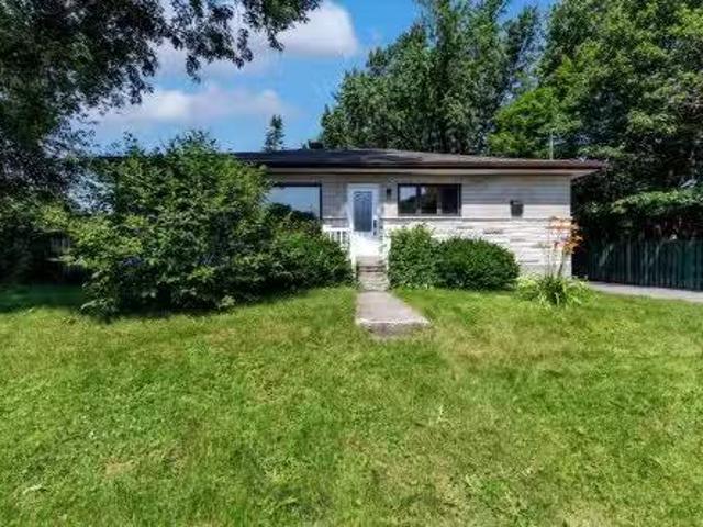 New 3 BR 410 Rue Du Sommet, L'Île Perrot, QC, J7V 4N5 house.