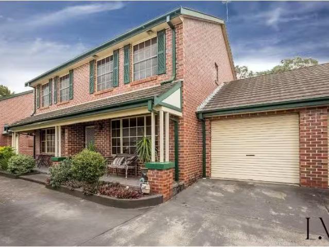 Charming 3 BR 4/111 Hobart Road, New Lambton Apartment for ren.