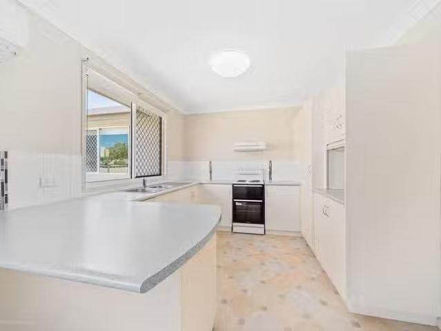 Nice 3 BR 4/24 Riverview Street, Emerald, QLD 4720