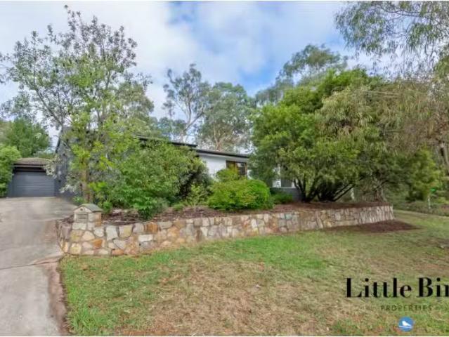 Cozy 3 BR 42 Jalanga Crescent, Aranda House for rent Listed b.