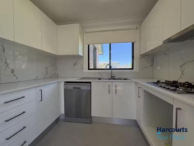 Cheap 3 BR 42 Pringle Road, HEBERSHAM, NSW 2770 House for Rent